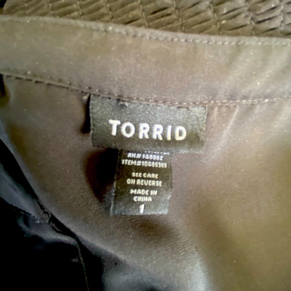 Black Torrid Sleeveless Top - Picture 4 of 4